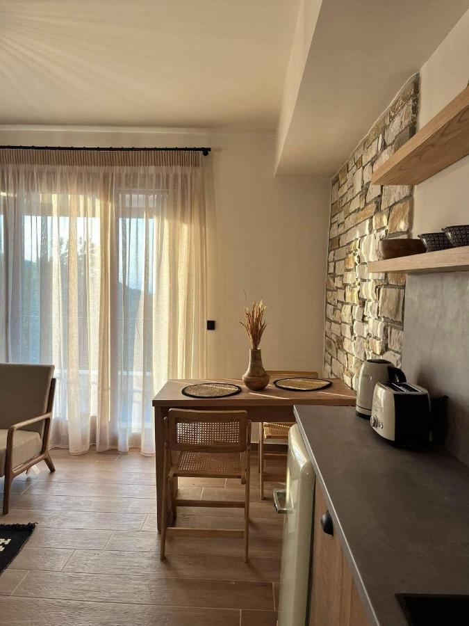 Peri Elxis Luxury Suites Mourésion Dış mekan fotoğraf