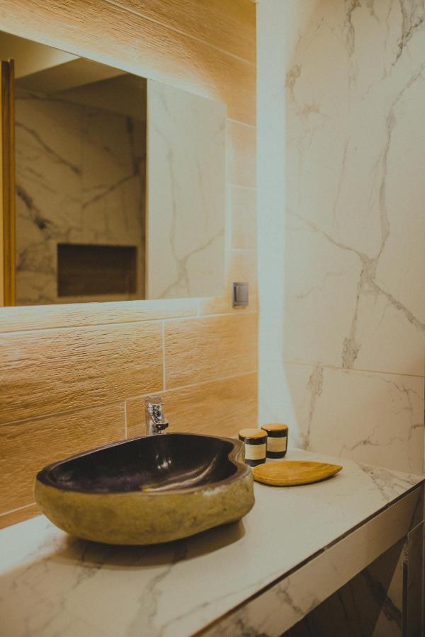 Peri Elxis Luxury Suites Mourésion Dış mekan fotoğraf