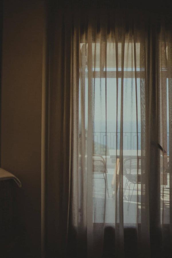 Peri Elxis Luxury Suites Mourésion Dış mekan fotoğraf