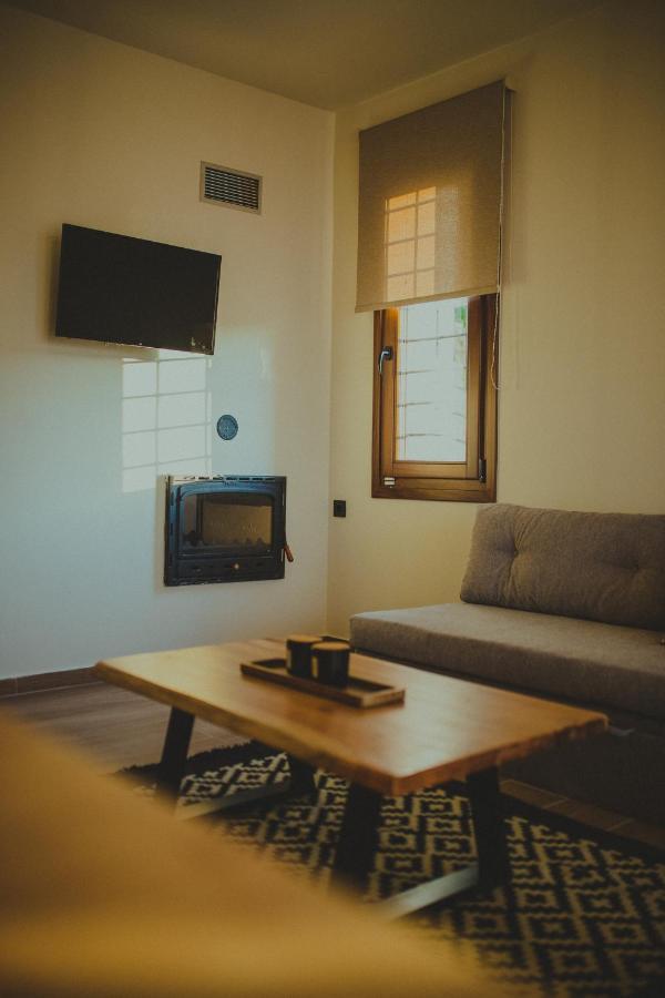 Peri Elxis Luxury Suites Mourésion Dış mekan fotoğraf
