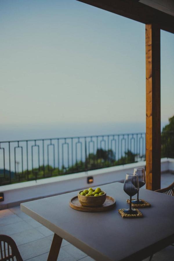 Peri Elxis Luxury Suites Mourésion Dış mekan fotoğraf